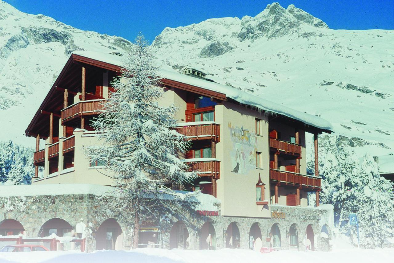 Hotel Poestli Малоя Экстерьер фото