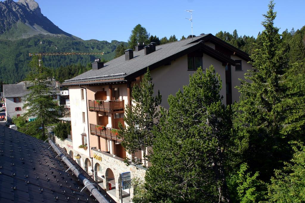 Hotel Poestli Малоя Экстерьер фото