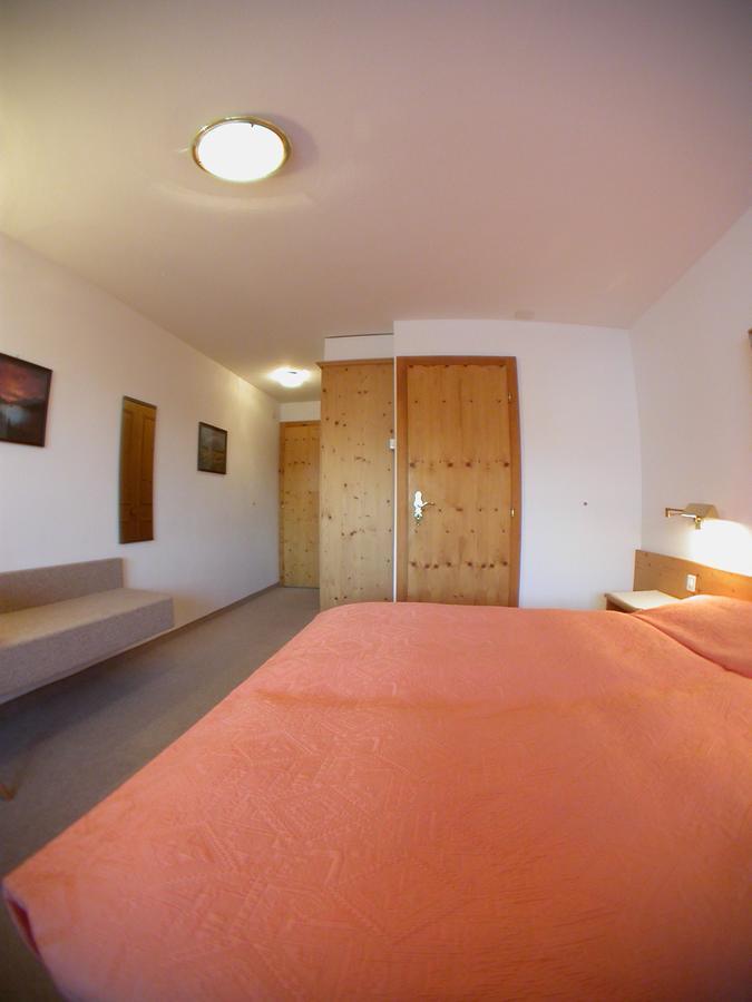Hotel Poestli Малоя Экстерьер фото