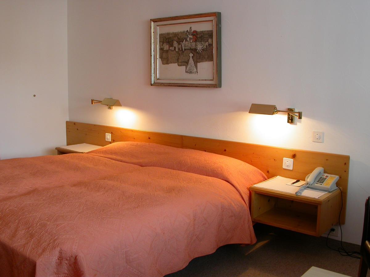 Hotel Poestli Малоя Экстерьер фото