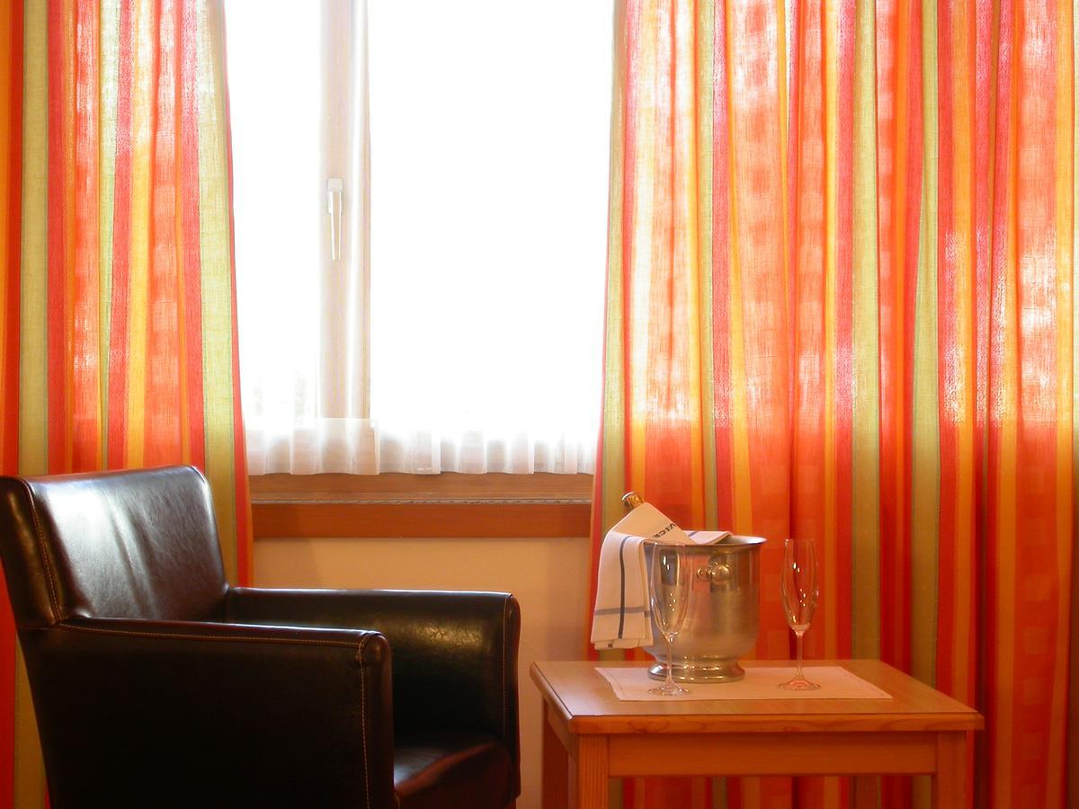 Hotel Poestli Малоя Экстерьер фото